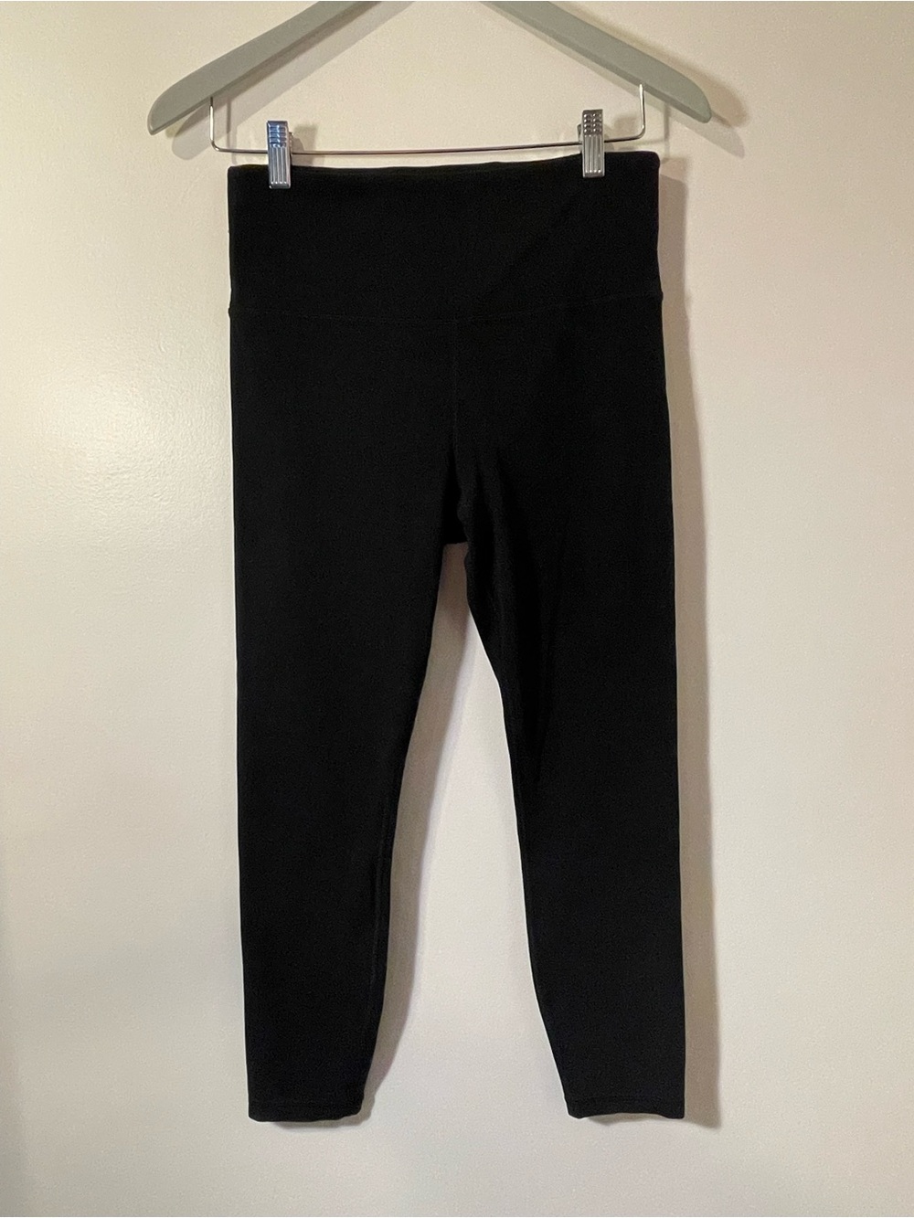 Athleta Black Ultra High Rise Elation 7/8 Legging Tight Powervita Yoga Pants M